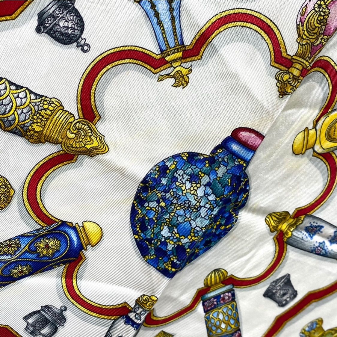 エルメス カレ90 Qu importe le flacon シルクスカーフ 香水瓶 ダーク