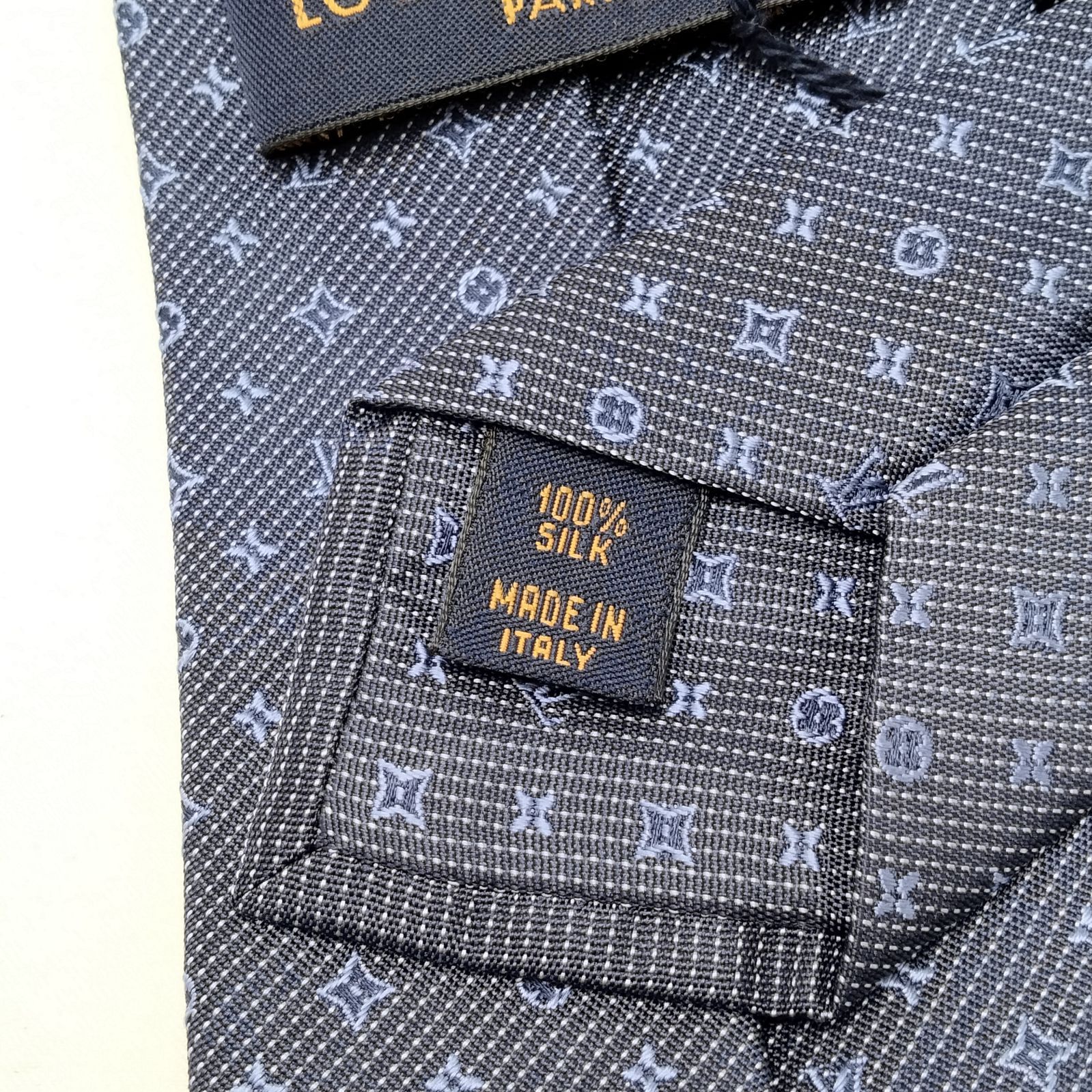 美品✨️LOUIS VUITTON✨️ ルイヴィトン M70953 クラヴァット