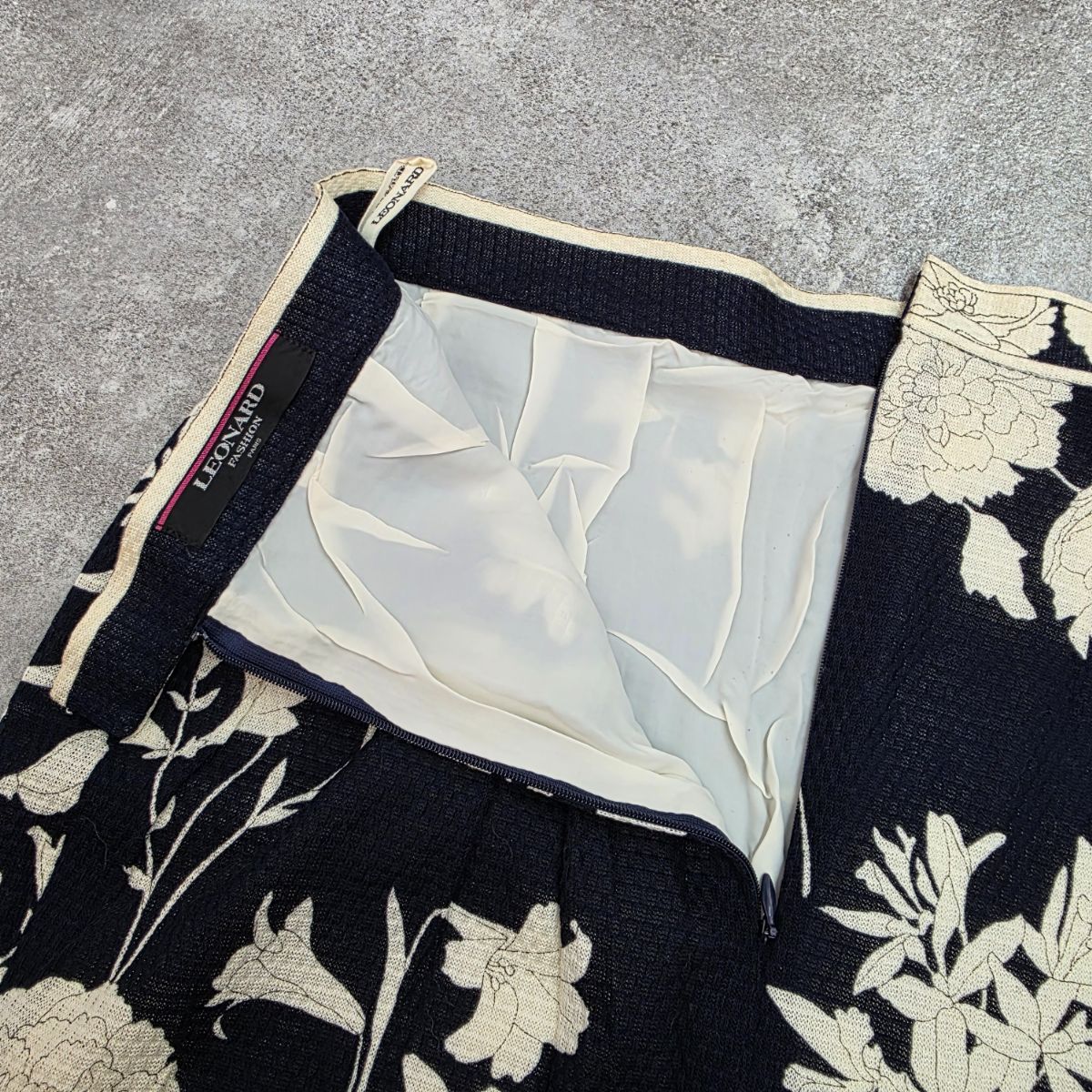 LEONARD レオナール 花柄 総柄 スカート モノクロ スカート レディース