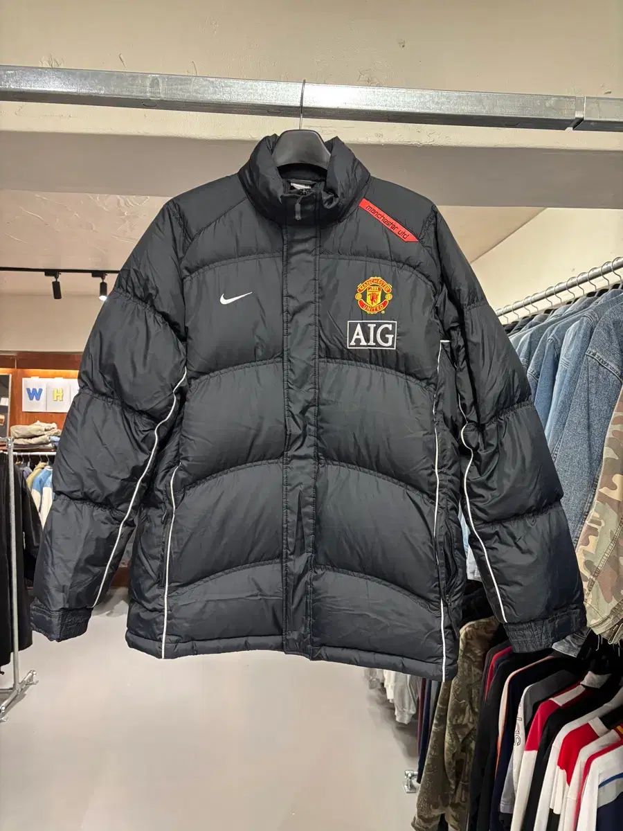 NIKE × マンチェスター・ユナイテッド 中綿ベンチコート ブラック XL NIKE × マンチェスター・ユナイテッド 中綿ベンチコート ブラック XL