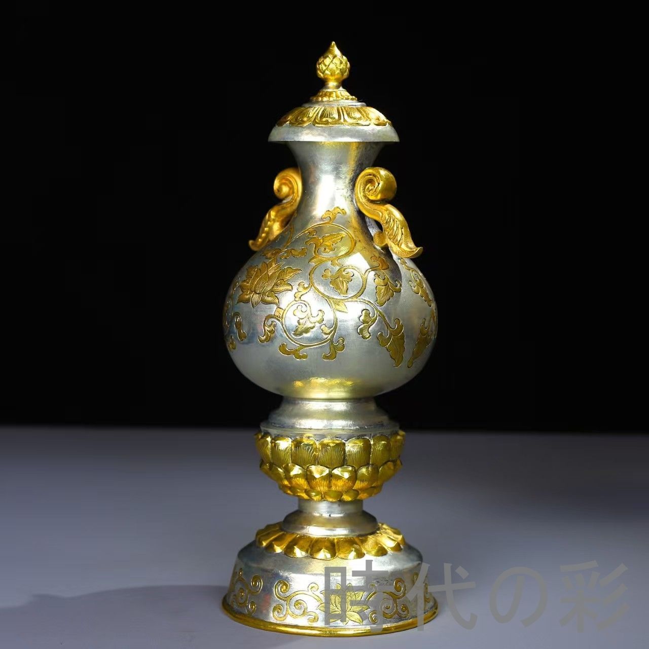 中国古美術 鍍金銅瓶 手彫り鏨刻 描金 純銅製 花器 床の間飾り 伝統工芸 収蔵 細密細工 古置物 古賞物 古擺件 唐物