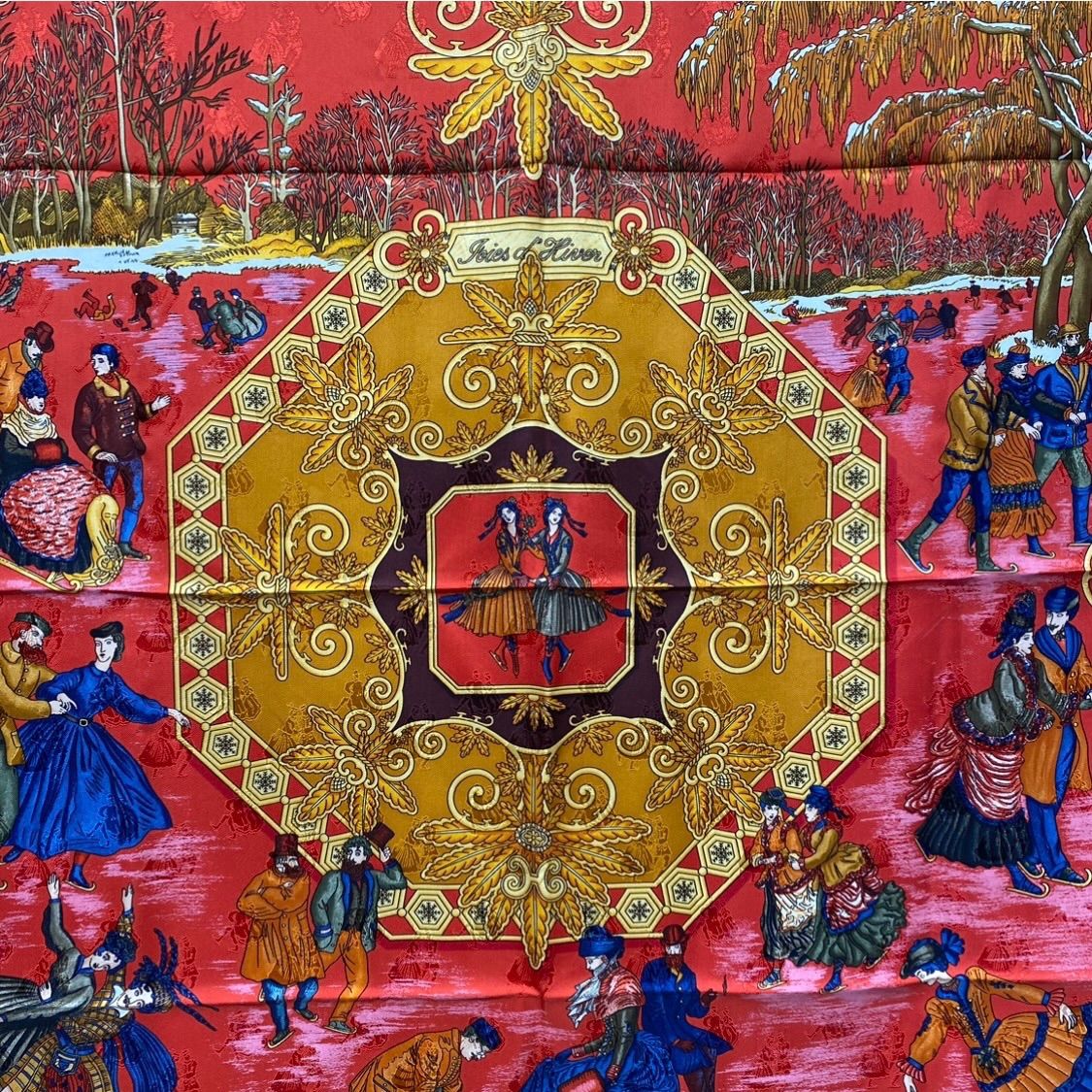 エルメス カレ90 Joies d'Hiver シルクスカーフ 冬の愉しみ カーキ