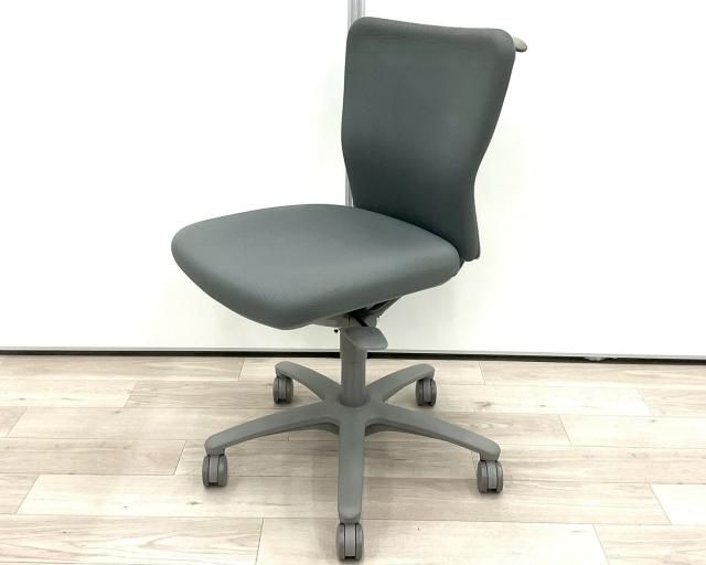 中古]オカムラ（okamura）製 カロッツァチェア！[KC] - メルカリ