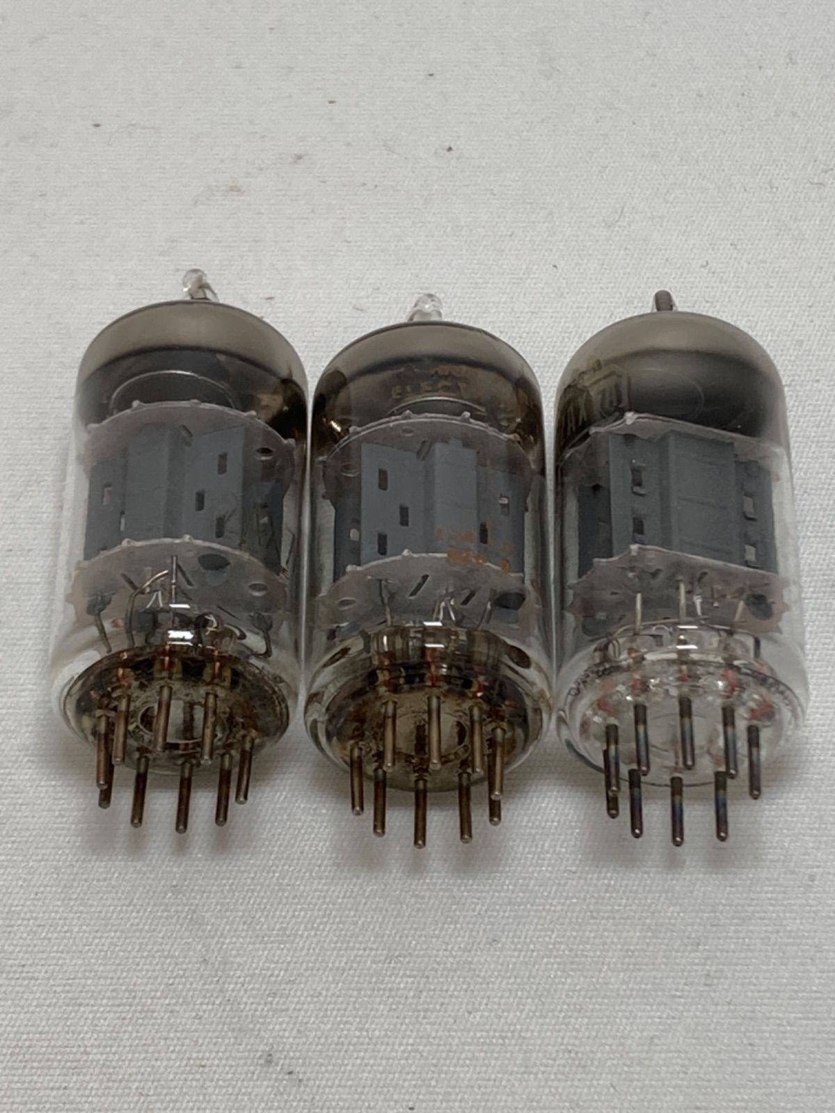 ☆ メーカー/型番不明 真空管 3点セット - メルカリ
