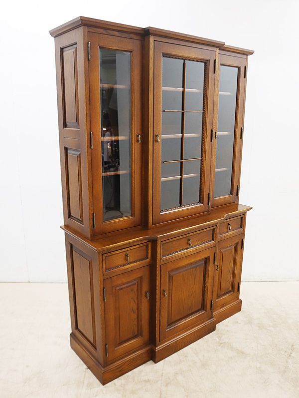 葉山ガーデン　書棚　キャビネット　葉山家具　クラシック HAYAMA GARDEN(葉山ガーデン)取扱いの北海道旭川家具メーカー勇峰工芸