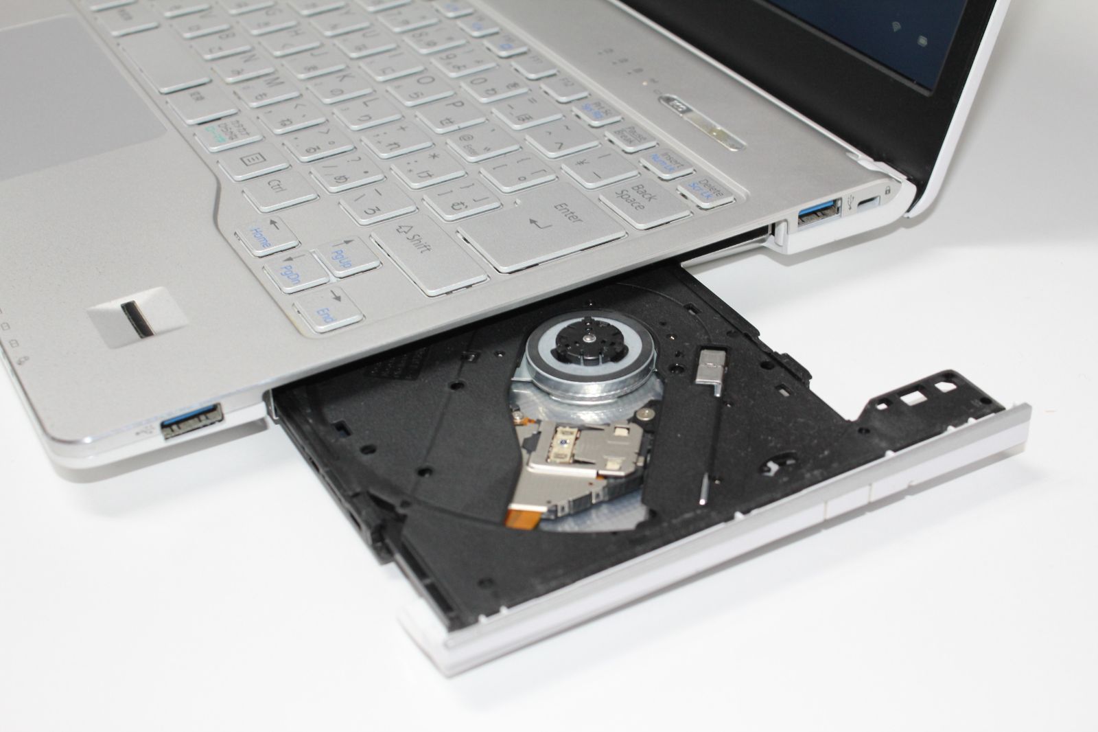 中古ノートPC】富士通〈LIFEBOOK WS1/B1〉Intel Core i5/SSD256GB