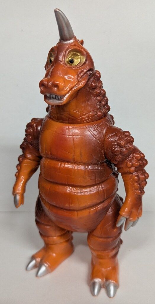円谷コミニケーションズ 怪獣郷 レッドギラス オレンジ成型 - メルカリ
