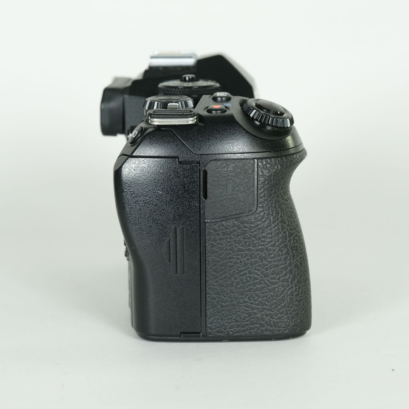 Olympus om-d e-m1x シャッター6350回 OLYMPUS】OM-D E-M1X発表