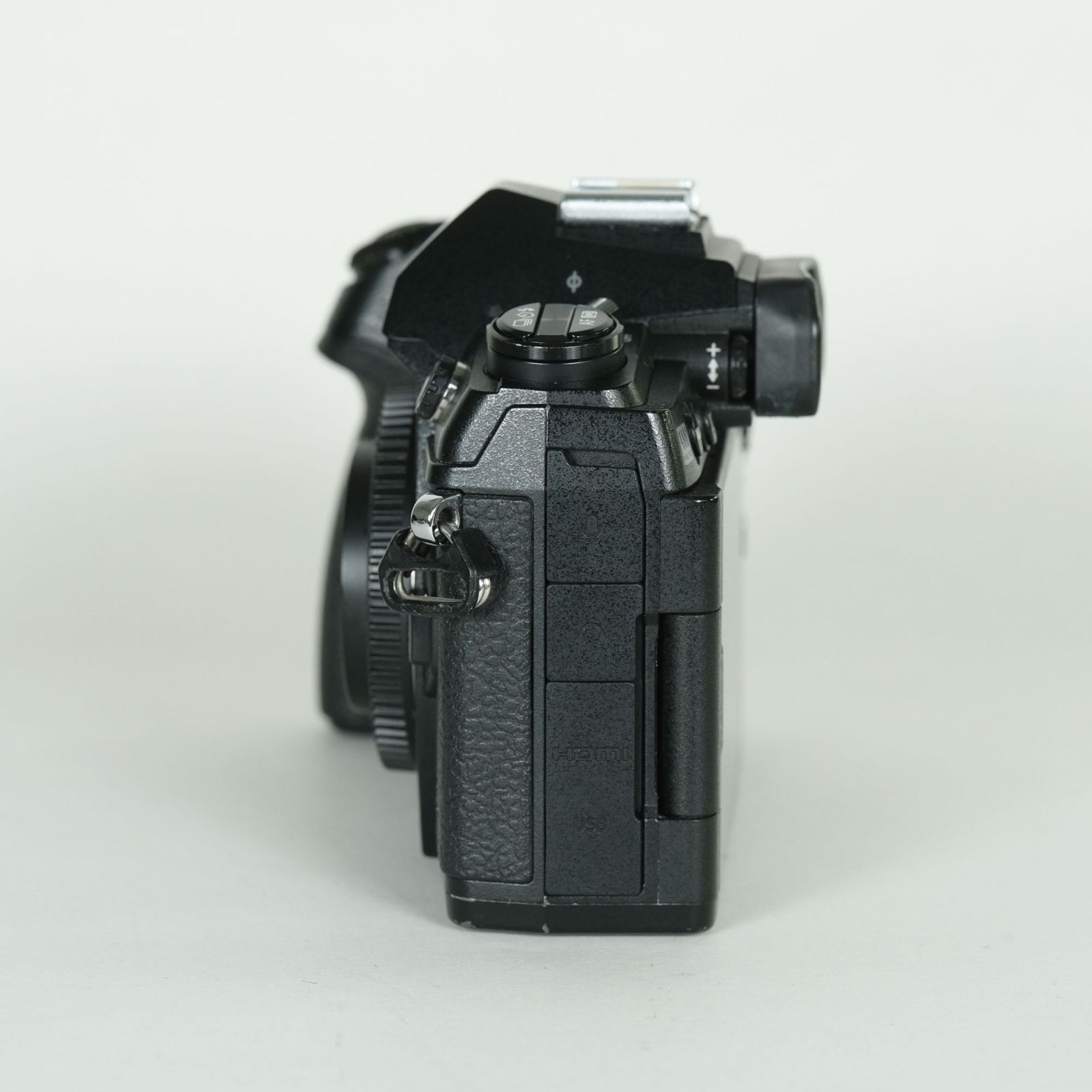 良品 | シャッター数101,850回] OLYMPUS OM-D E-M1 Mark III [ボディ