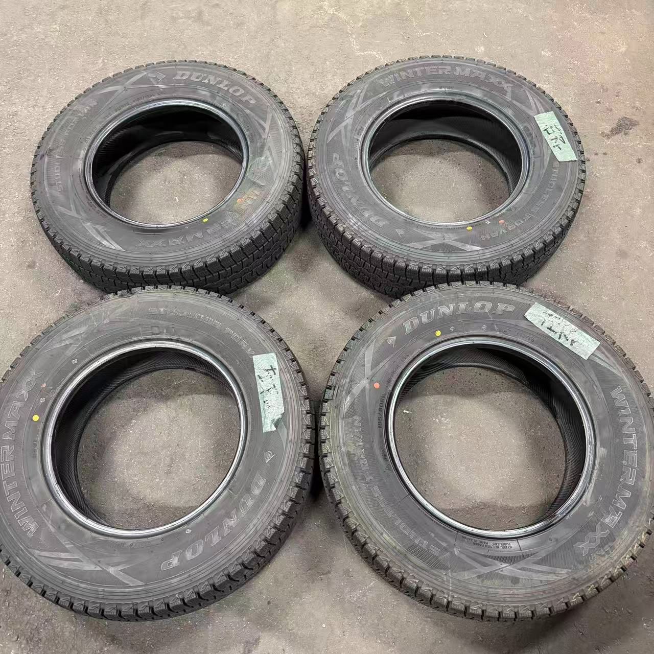 ☆中古・3営業日以内発送☆ハイエーススタットレス 16年製 DUNLOP 