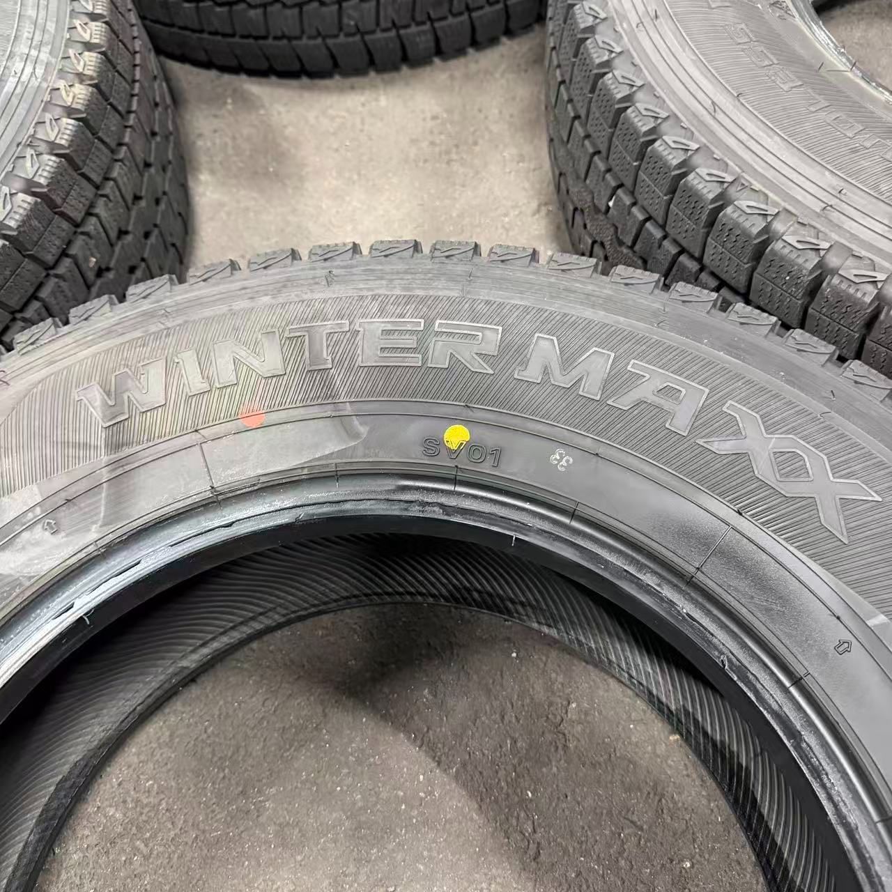 ☆中古・3営業日以内発送☆ハイエーススタットレス 16年製 DUNLOP 