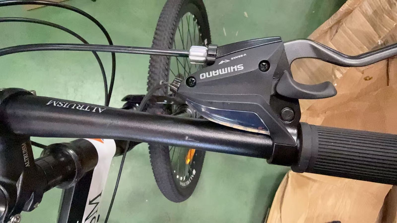 自転車 ALTRUISMマウンテンバイク26インチホイール折りたたみ自転車 