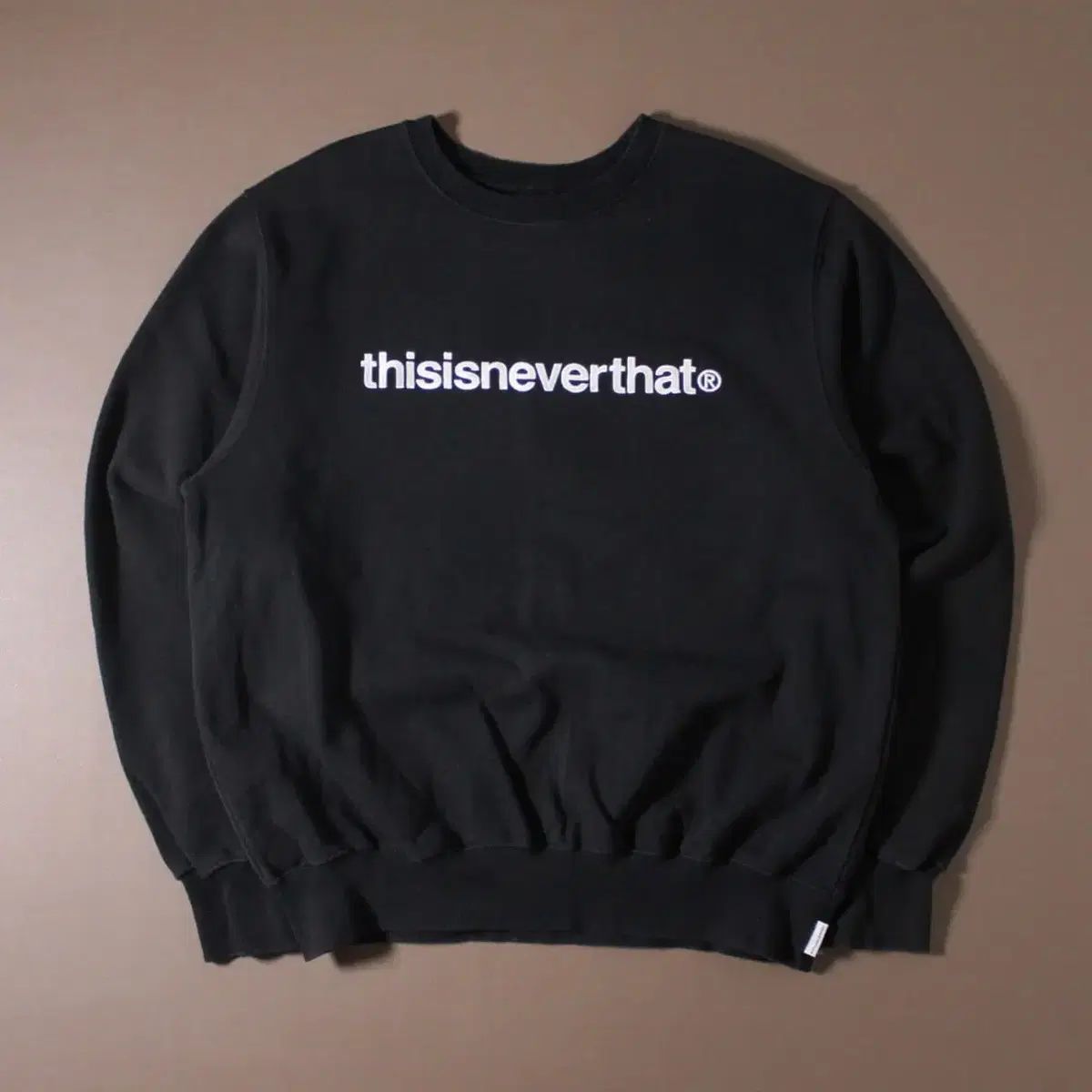 Thisisneverthat ディスイズネバーザット 起毛 ブラック スウェット 