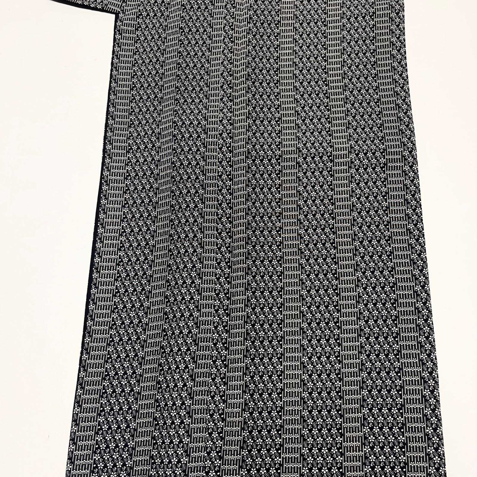 K−628◇◇正絹◇袷◇小紋 縞模様に花 - メルカリ