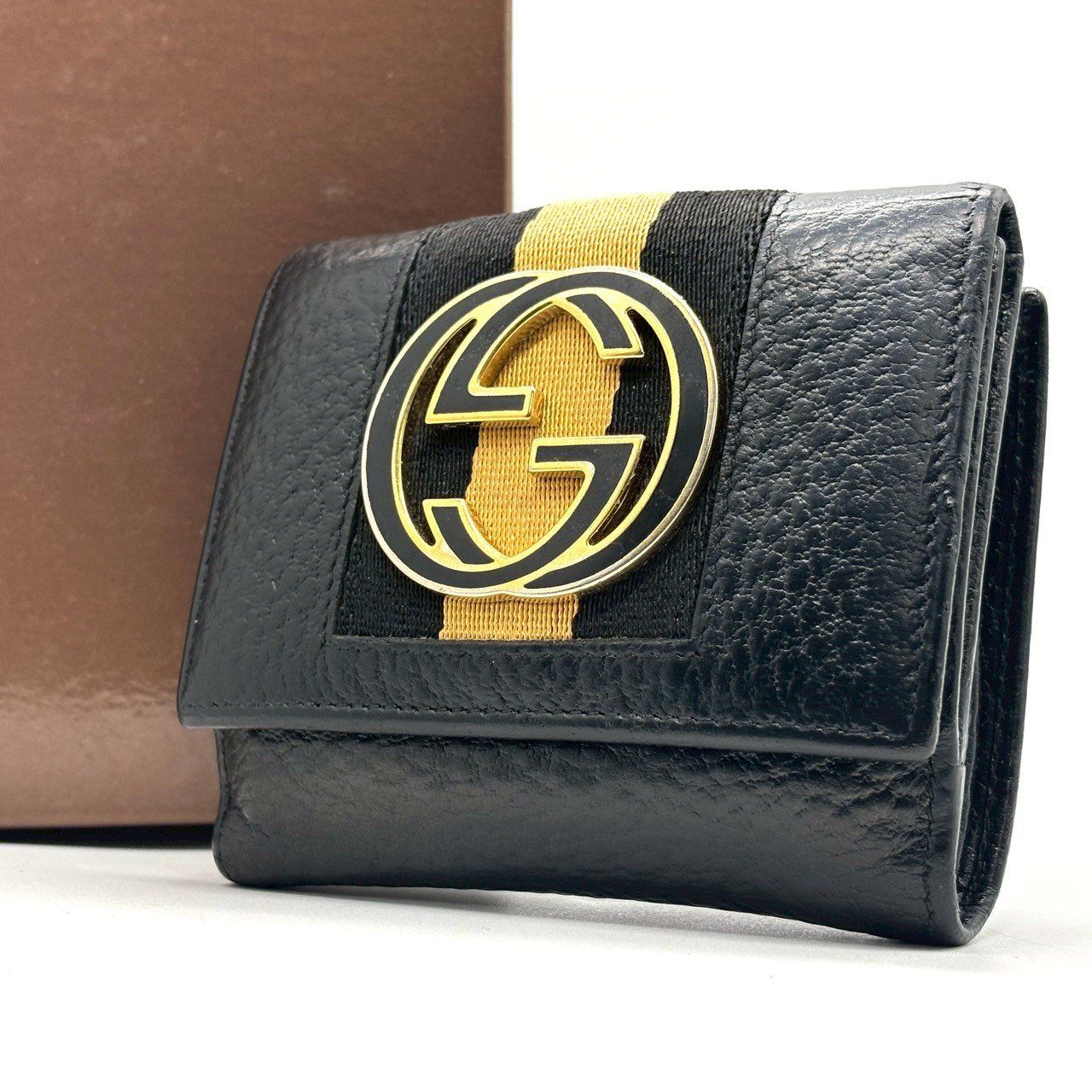 静かに語るGの品格】 GUCCI 二つ折り財布 インターロッキングG