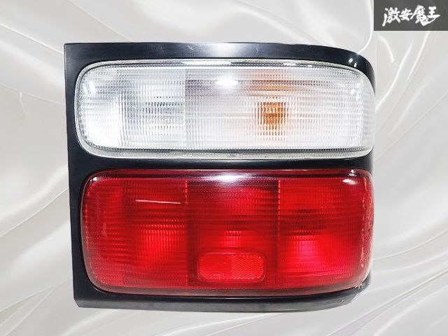 ⭐︎XZB51トヨタコースター　右テールランプユニット⭐︎ トヨタ 純正 XZB40 XZB50 コースター テールライト テールランプ 右側