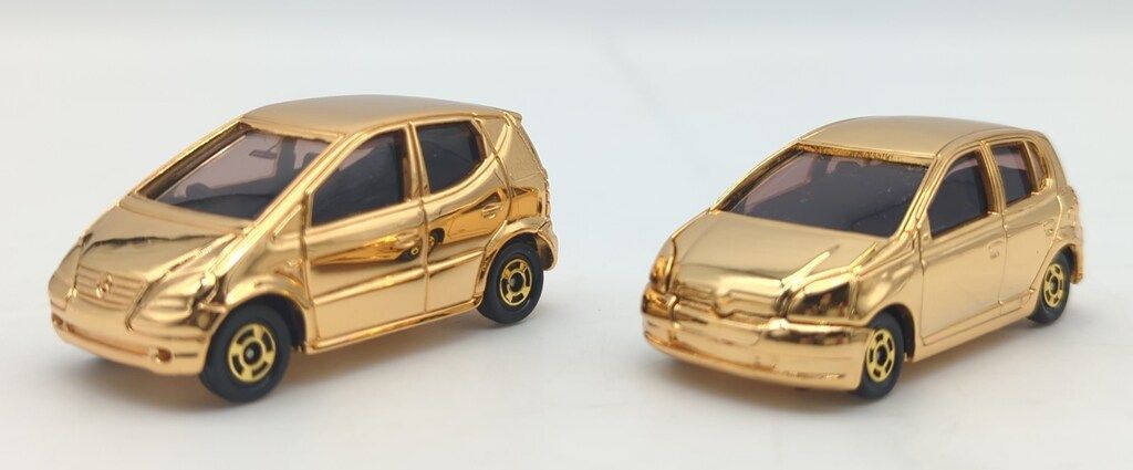  トミー トミカ中国製 非売品 東証第一部上場記念 トヨタ ヴィッツ メルセデスベンツAクラス 金メッキ セット 案内状付 トミカ ミニカー