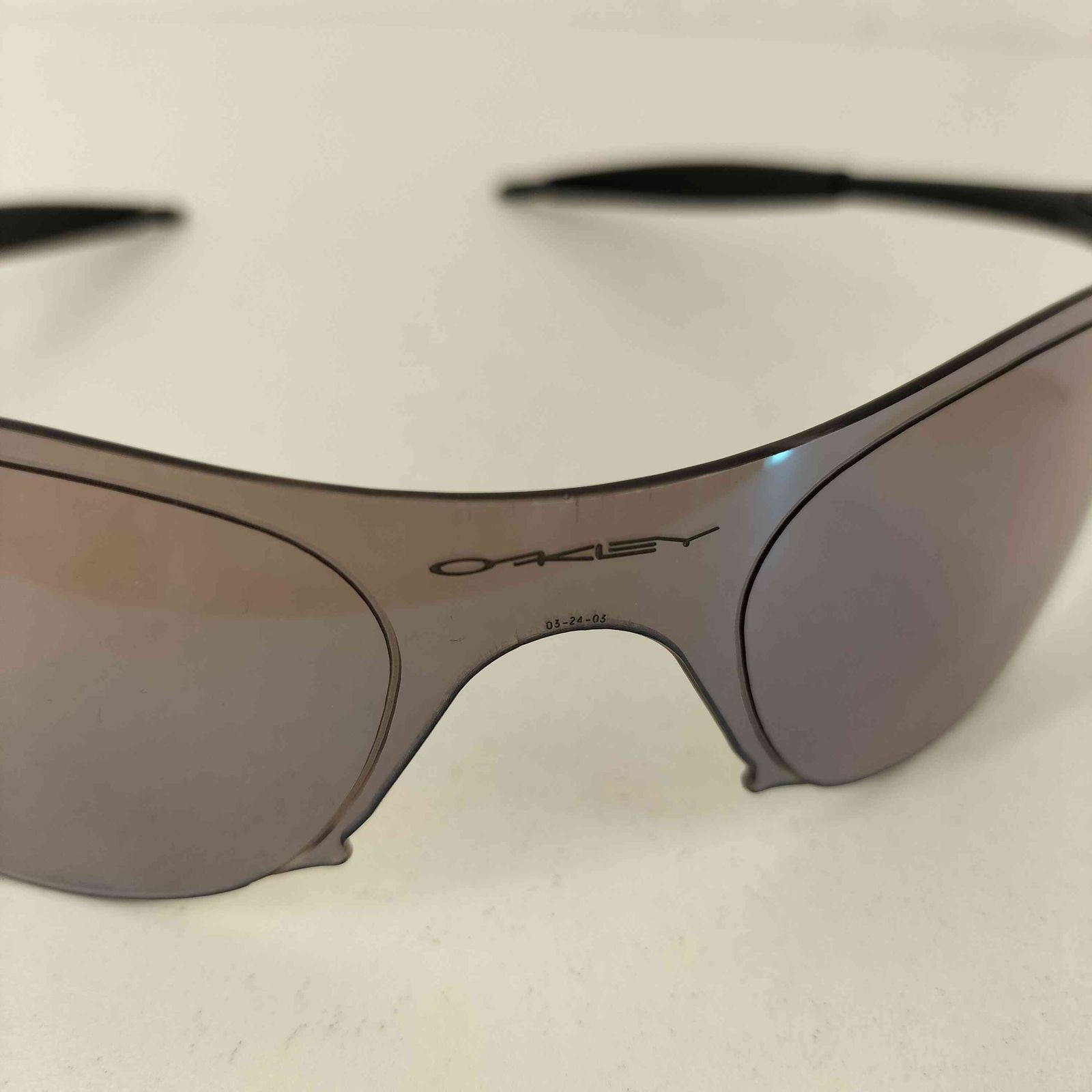 OAKLEY(オークリー) USA製 GENUINE SOFTWARE メンズ 表記無 【中古】【ブランド古着バズストア】 オークリー OAKLEY USA製 ZERO サングラス メンズ 表記無 - メルカリ