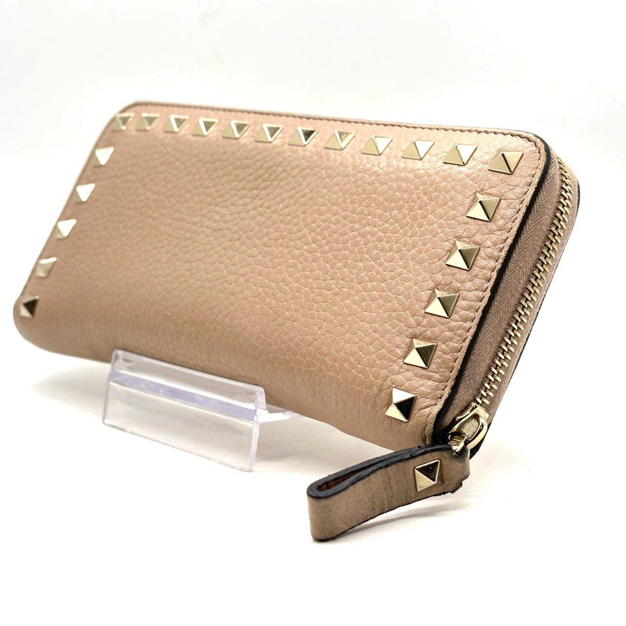 意志を、静かに纏う】 VALENTINO GARAVANI 長財布 12カード ロック