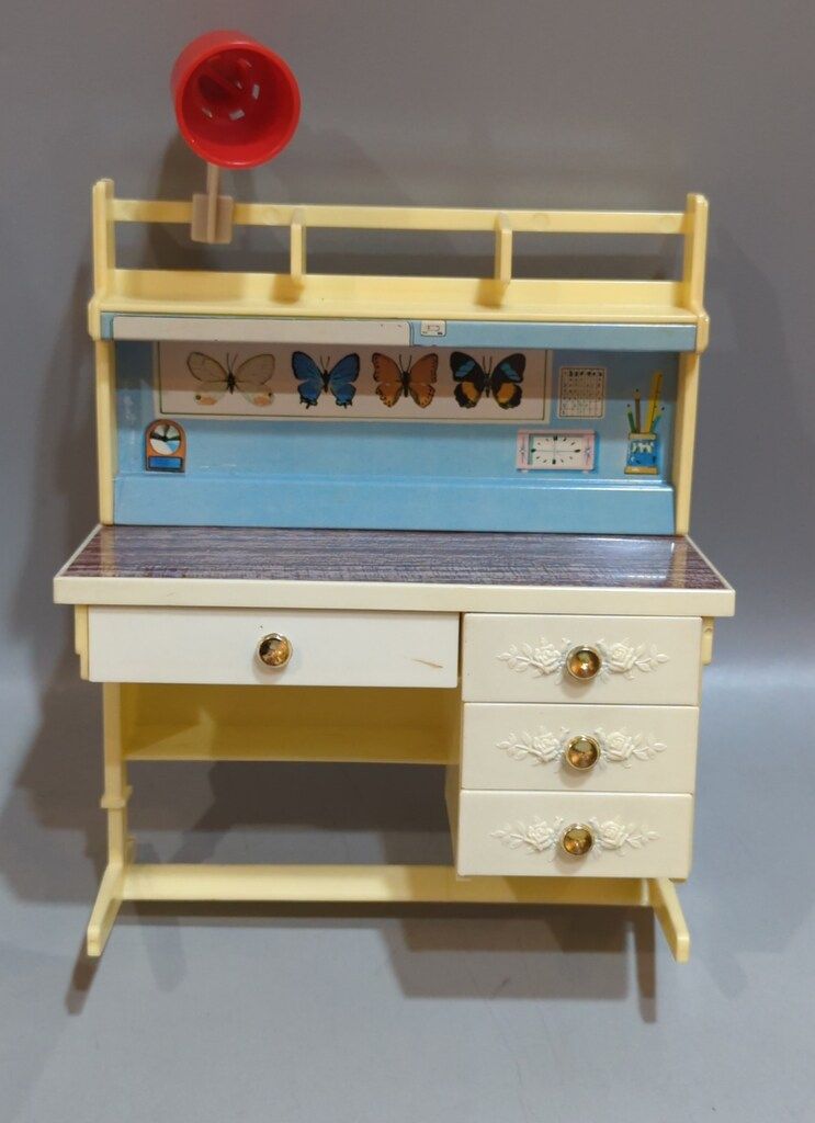 【新品】リカちゃん　学習机　白い白い家具セット　タカラ　未使用 タカラ ニューリカちゃん(2代目リカちゃん) 白い白い家具セット 勉強机