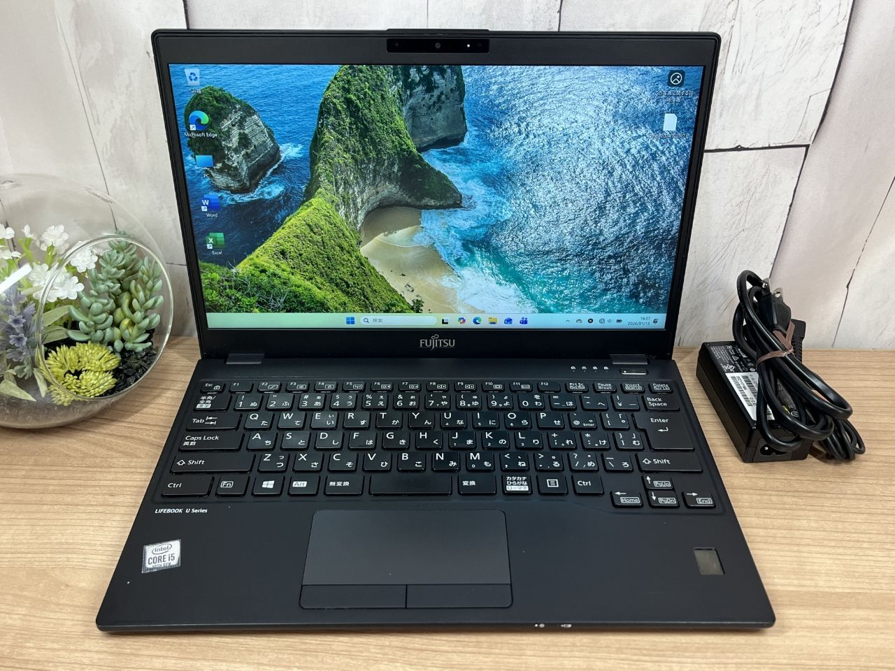 美品〉022 Fujitsu Lifebook U9310/E 8GB/SSD256 第10世代 office2024