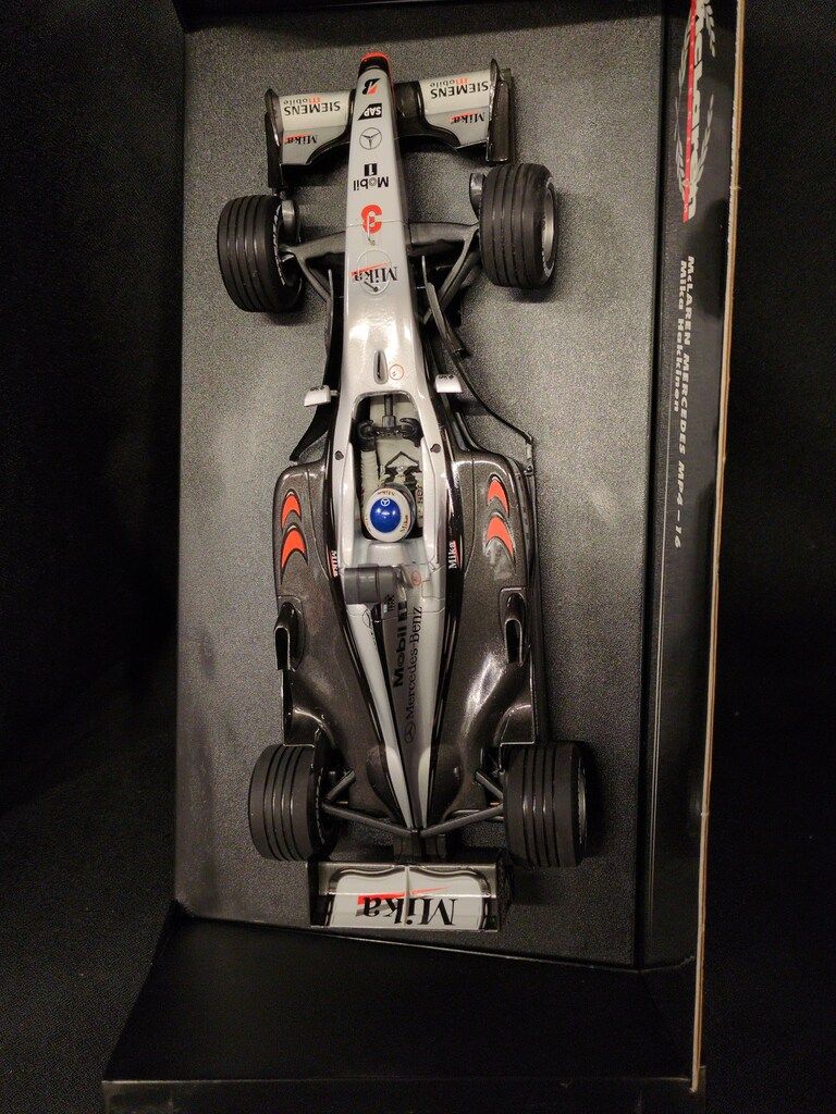 PAUL'S MODEL ART 1/18MINICHAMPS M.HAKKINEN McLAREN MERCEDES MP4-16