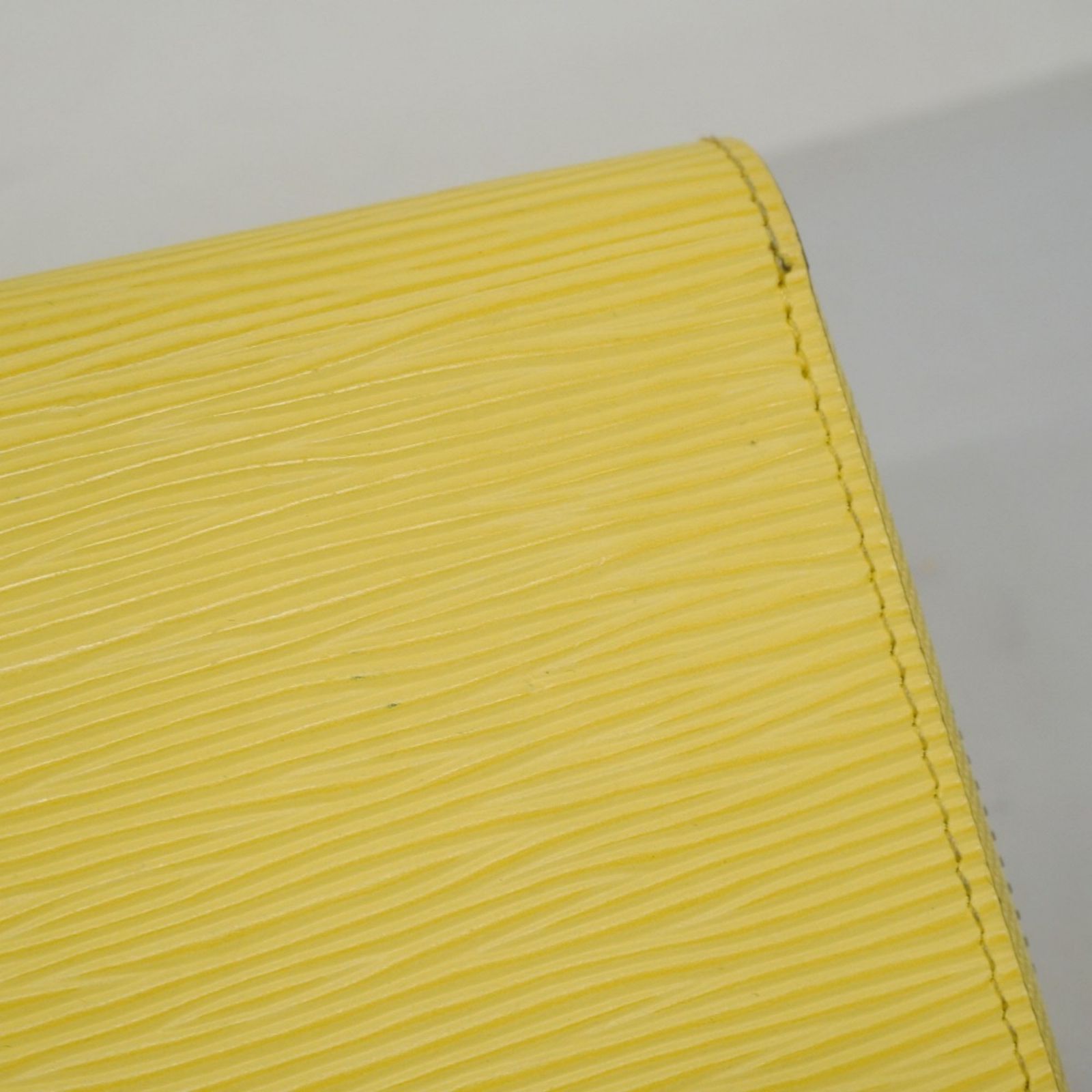 ルイ・ヴィトン(Louis Vuitton) ルイ・ヴィトン 長財布 エピ ジッピー