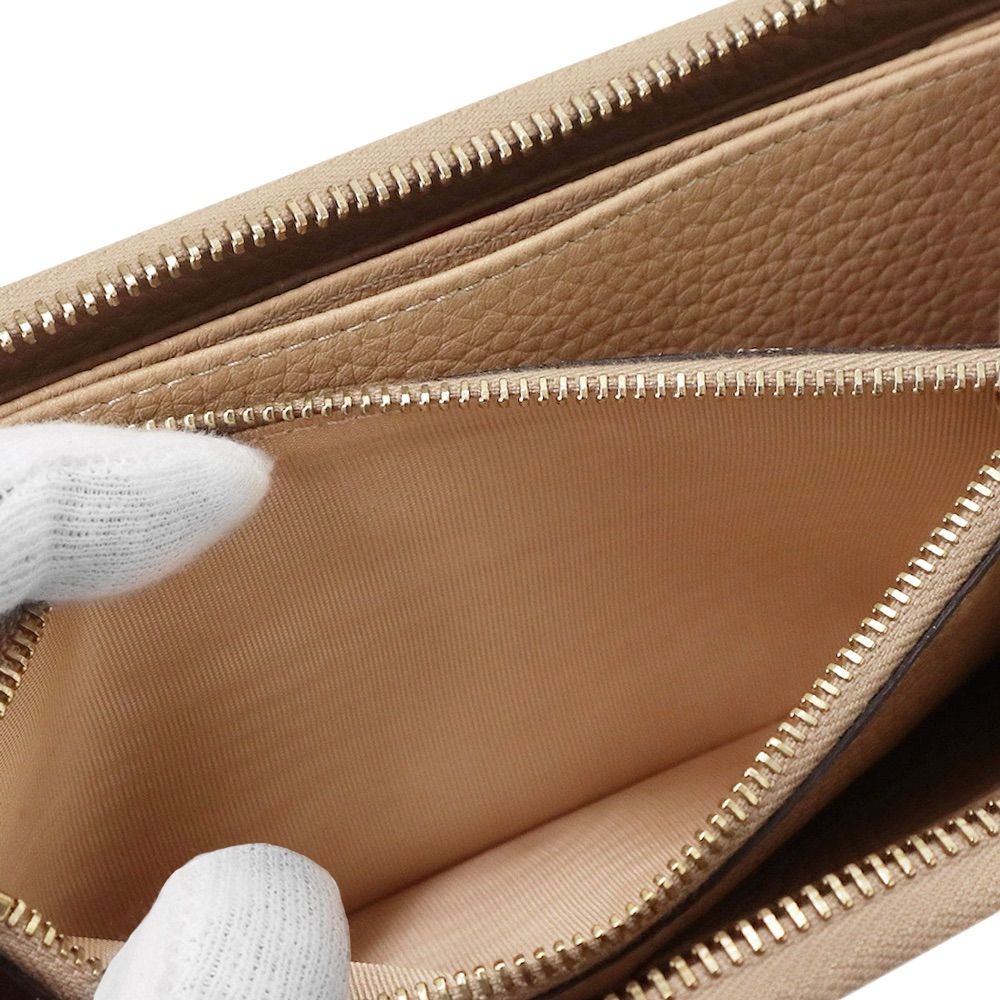 【美品】VALENTINO GARAVANI 長財布 ロックスタッズ ベージュ 美品】VALENTINO GARAVANI 長財布 ロックスタッズ ベージュ VALENTINO