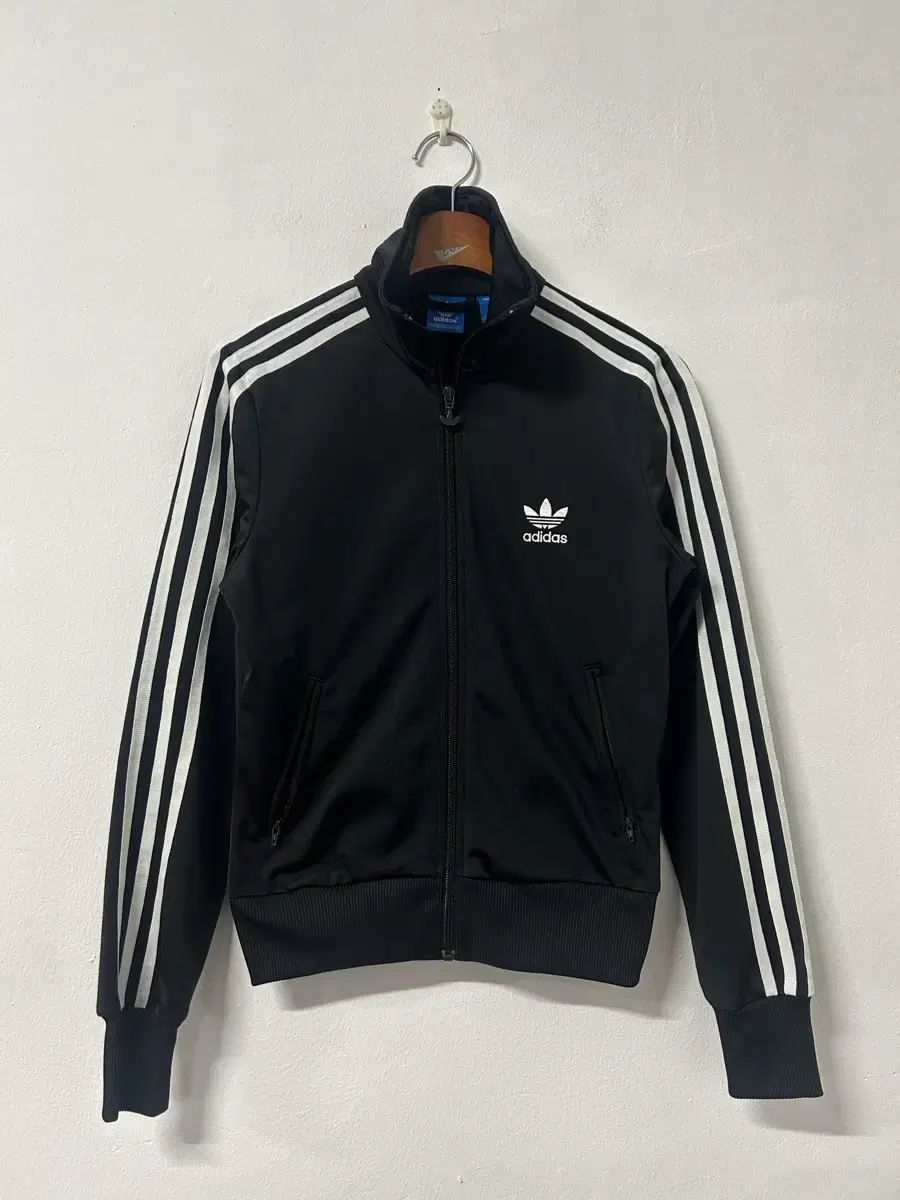 アディダス ファイヤーバード ブラック ジャージ 90 - メルカリ