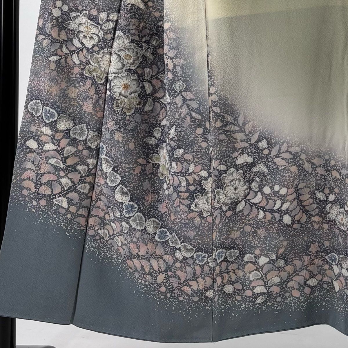 付下げ 身丈150cm 裄丈65.5cm M 袷 辻が花柄 銀通し 金彩 灰色 正絹 秀品 【中古】 袷 M 付下げ 茶緑色 銀通し 裄丈64cm