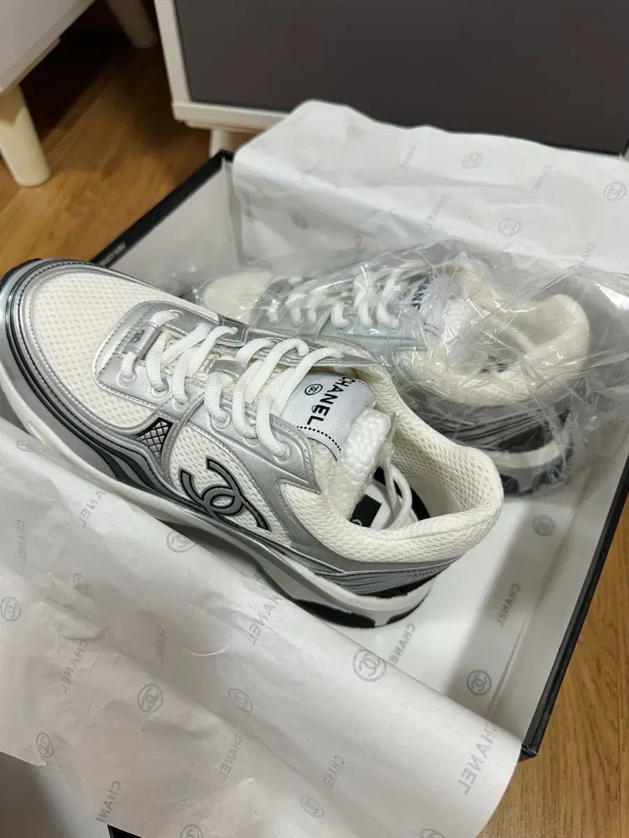 シャネル スニーカー 39 CCロゴ シャネル CCロゴ スニーカー 39サイズ - メルカリ