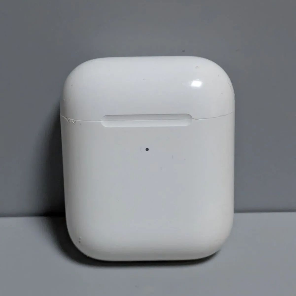 6］Apple【 AirPods 2nd 第2世代 Qi ワイヤレス充電ケースのみ MRXJ2J