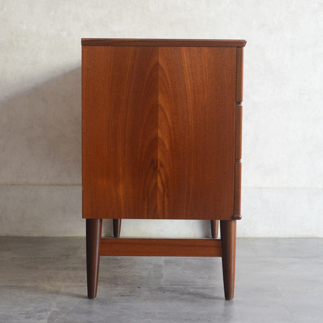 デンマーク 北欧ヴィンテージ チーク 3段 チェスト 鍵付 北欧家具 洋