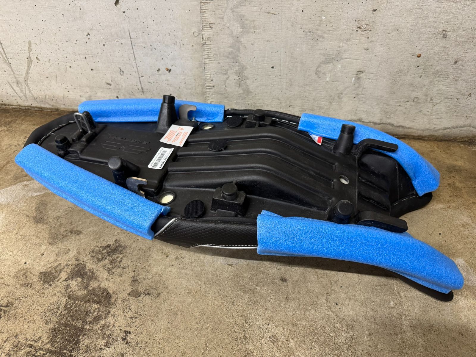 送料無料 BAGSTER レディーシート 黒/銀 未使用品 SV650 VP55 バグ