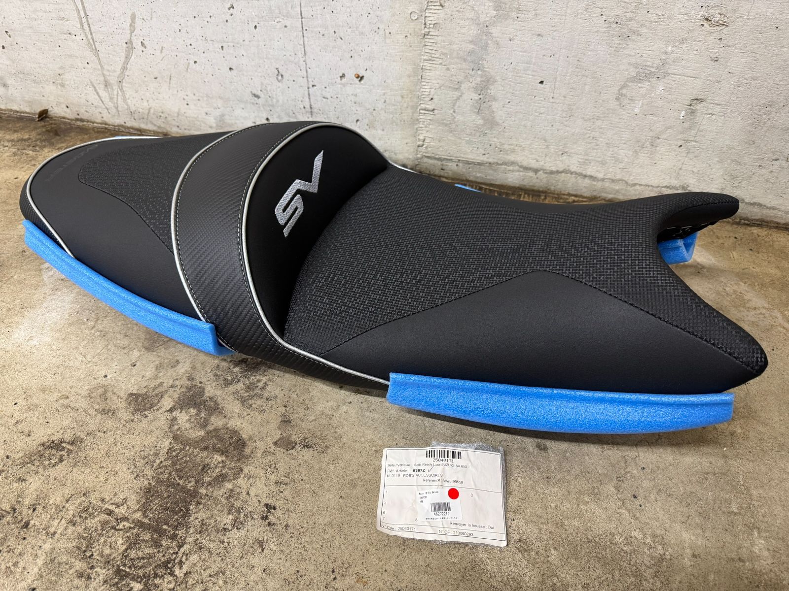 送料無料 BAGSTER レディーシート 黒/銀 未使用品 SV650 VP55 バグ