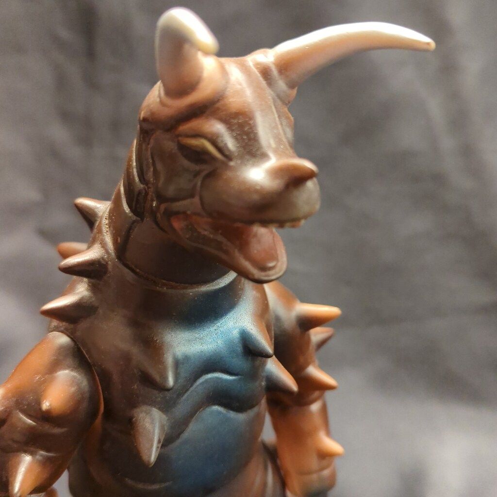 B-CLUB ブルマァク 復刻版怪獣シリーズ グドン 肌色成型 茶塗装 1798