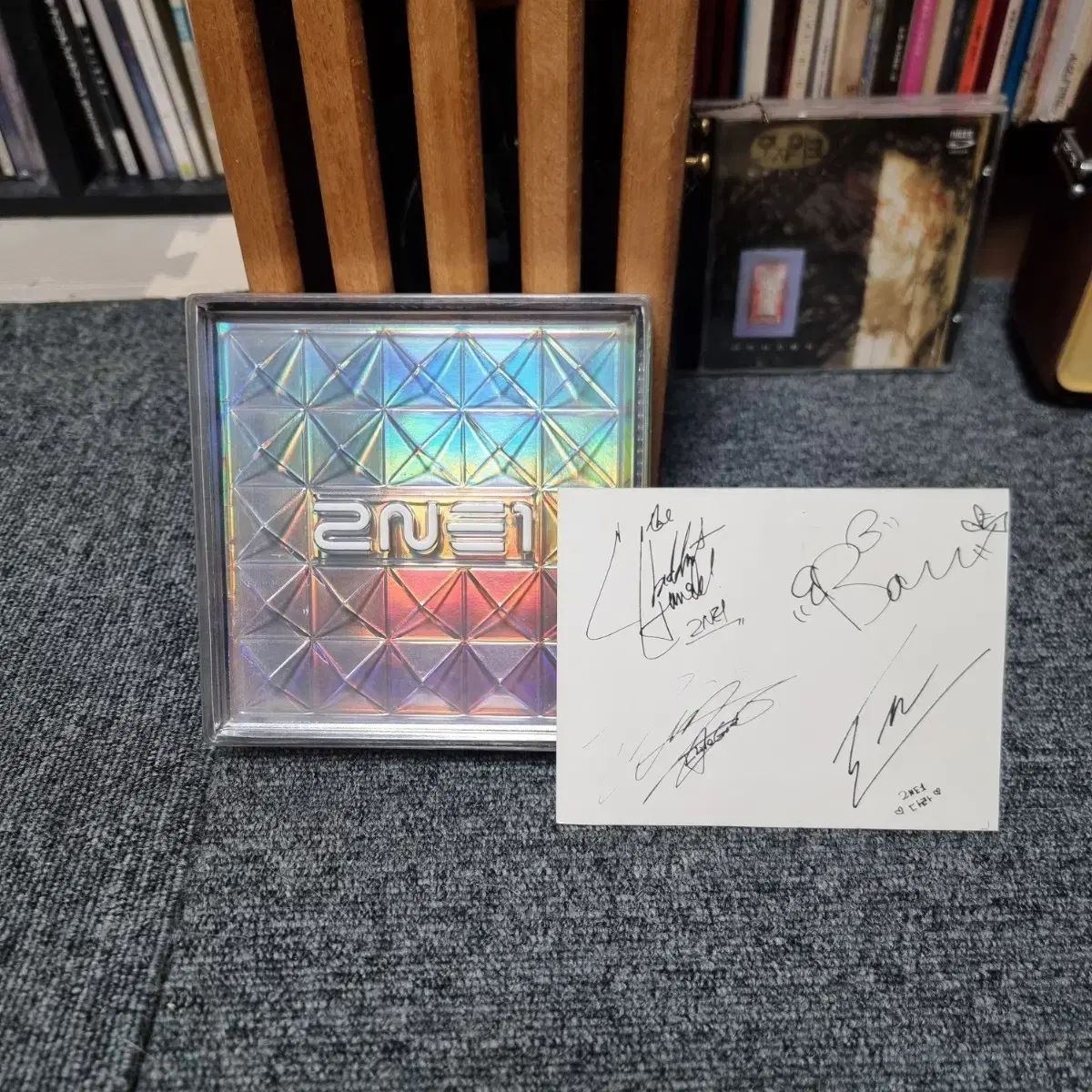 楽器・機材 2NE1 アルバム サイン入り サイン CD