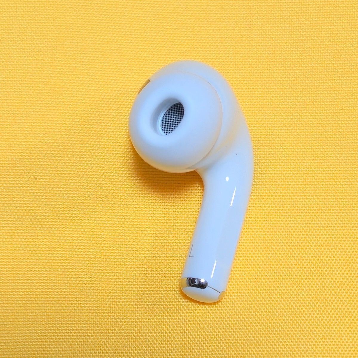 美品】AirPods pro 第2世代 左耳 USB-C A3048 片耳 L - メルカリ