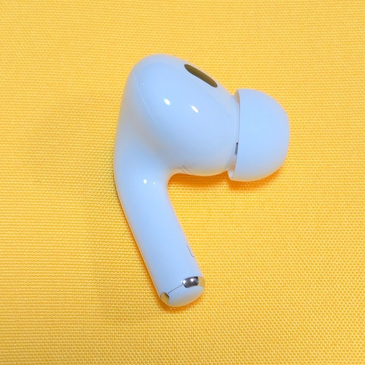 美品】AirPods pro 第2世代 左耳 USB-C A3048 片耳 L - メルカリ