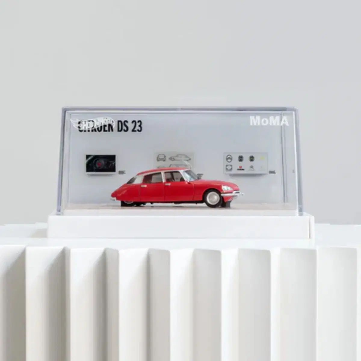 ホットウィール x moma シート シトロエン ds 23 セダン - メルカリ