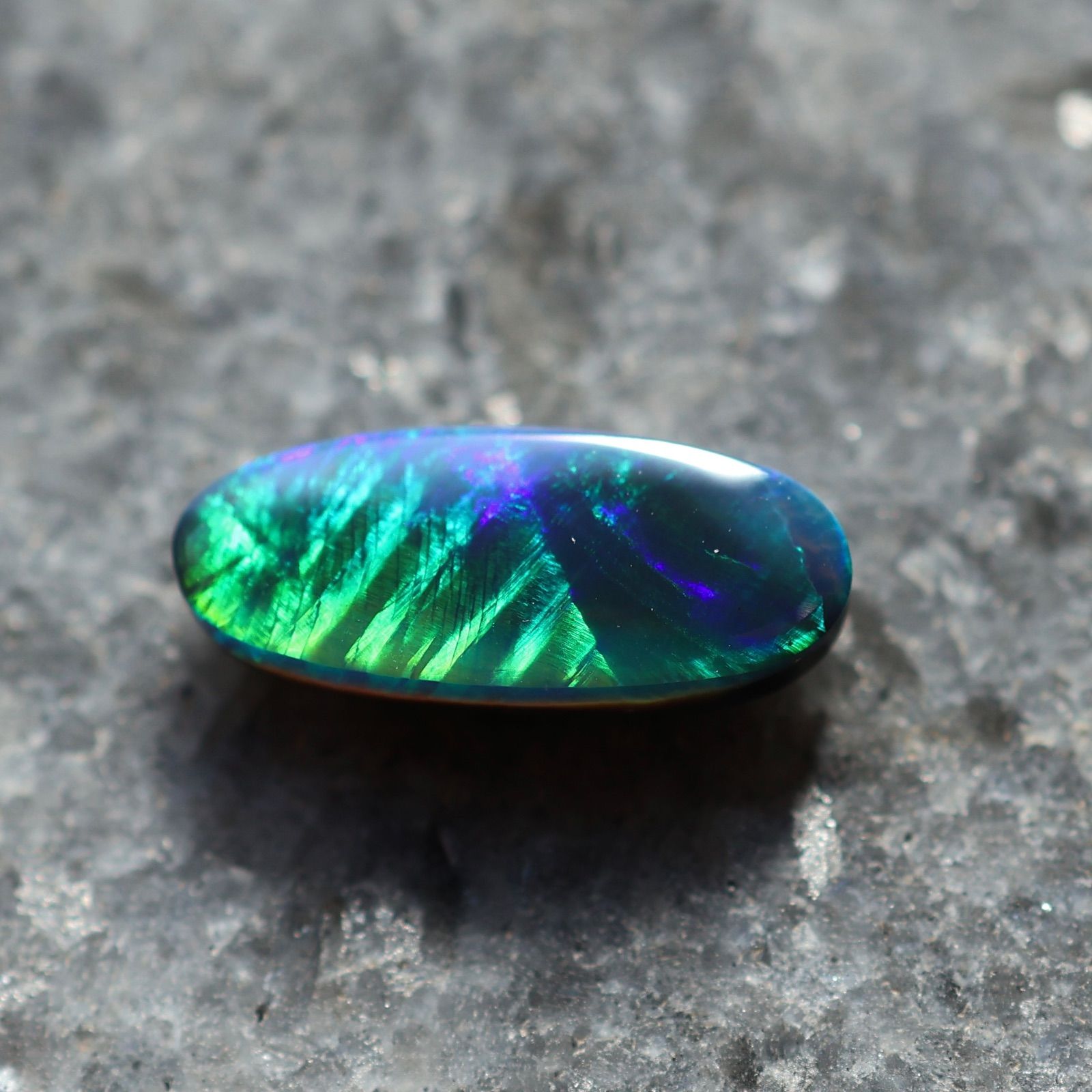 天然ブラックオパール 0.72ct ライトニングリッジ産 オーストラリア産 