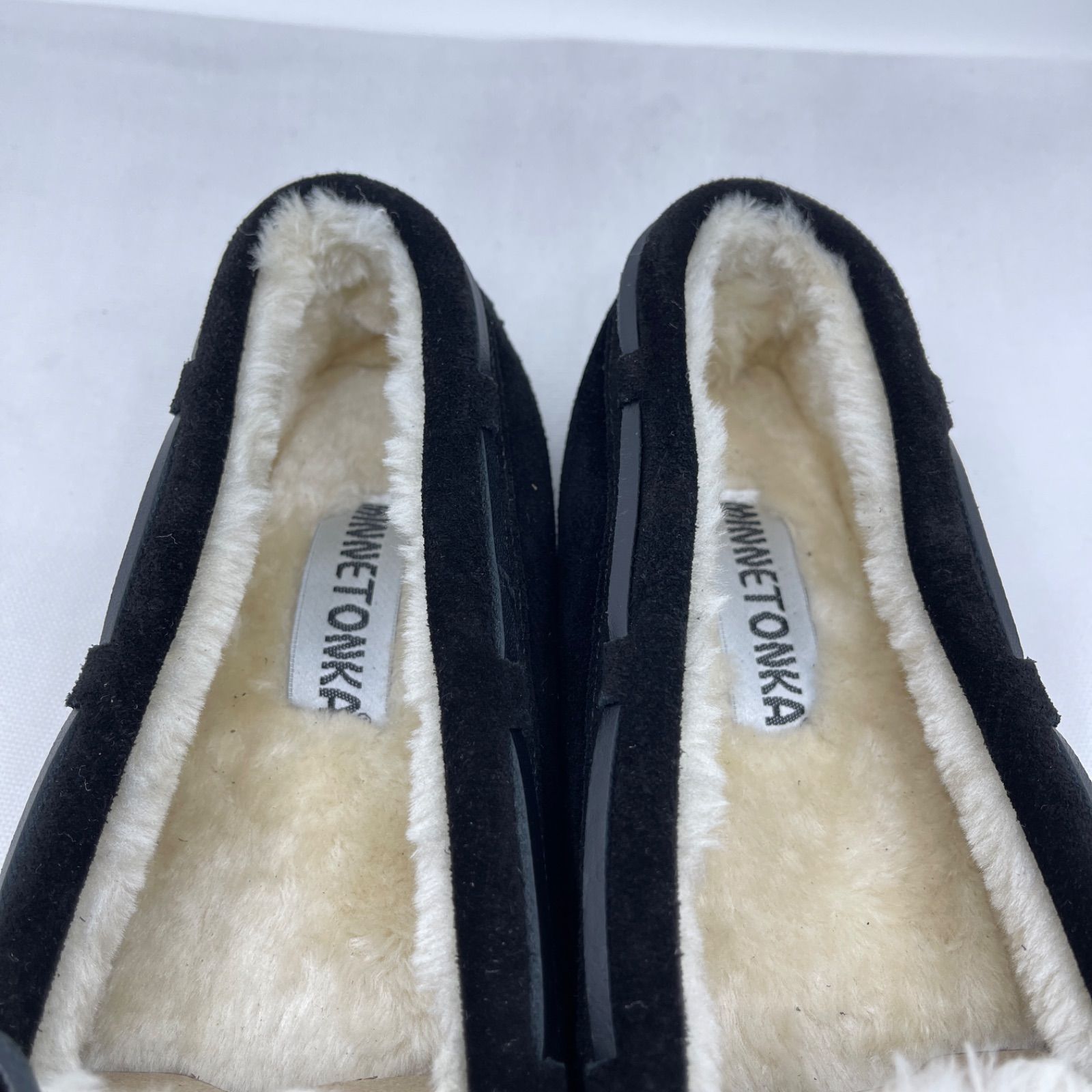 美品 ミネトンカ ボア モカシン 26.0cm ブラック 4010 キャリー