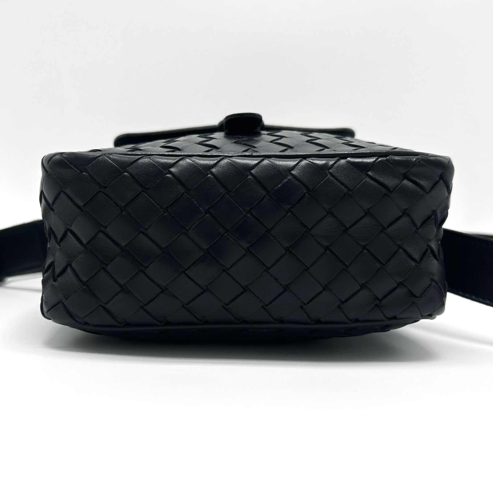 美品 Bottega Veneta ボッテガヴェネタ イントレチャート ショルダー 