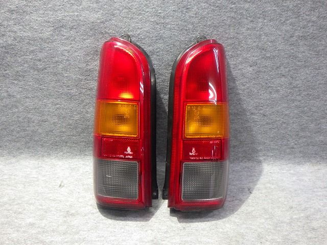 エブリィ DA62V 左右テールランプ テールレンズ セット 35670-77A00