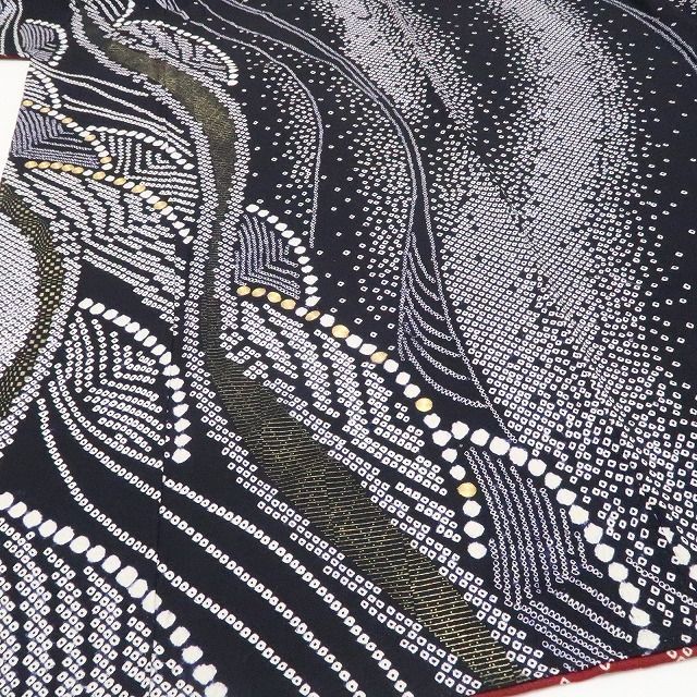 ¨̮⃝ トールサイズ 縮緬 総絞り 刺繍 モノトーン 着物 正絹 仕付け糸付未使用品 ̮⃝ トールサイズ 縮緬 総絞り 刺繍 モノトーン 着物 正絹 仕付け糸付