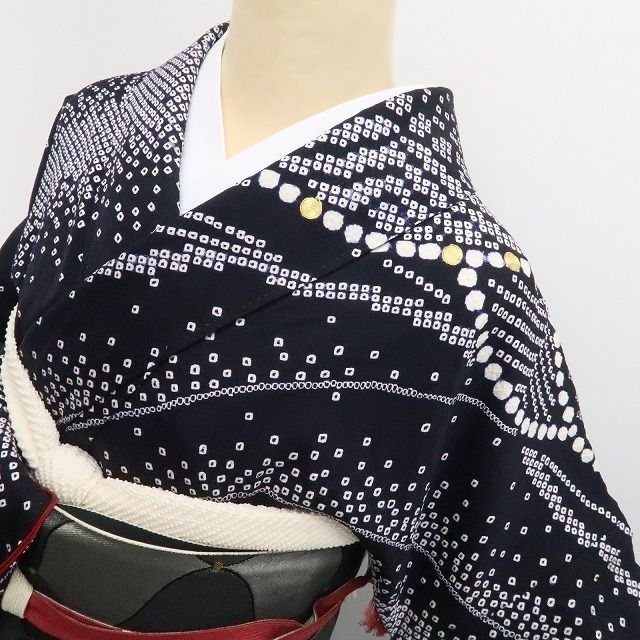 ¨̮⃝ トールサイズ 縮緬 総絞り 刺繍 モノトーン 着物 正絹 仕付け糸付未使用品 ̮⃝ トールサイズ 縮緬 総絞り 刺繍 モノトーン 着物 正絹 仕付け糸付