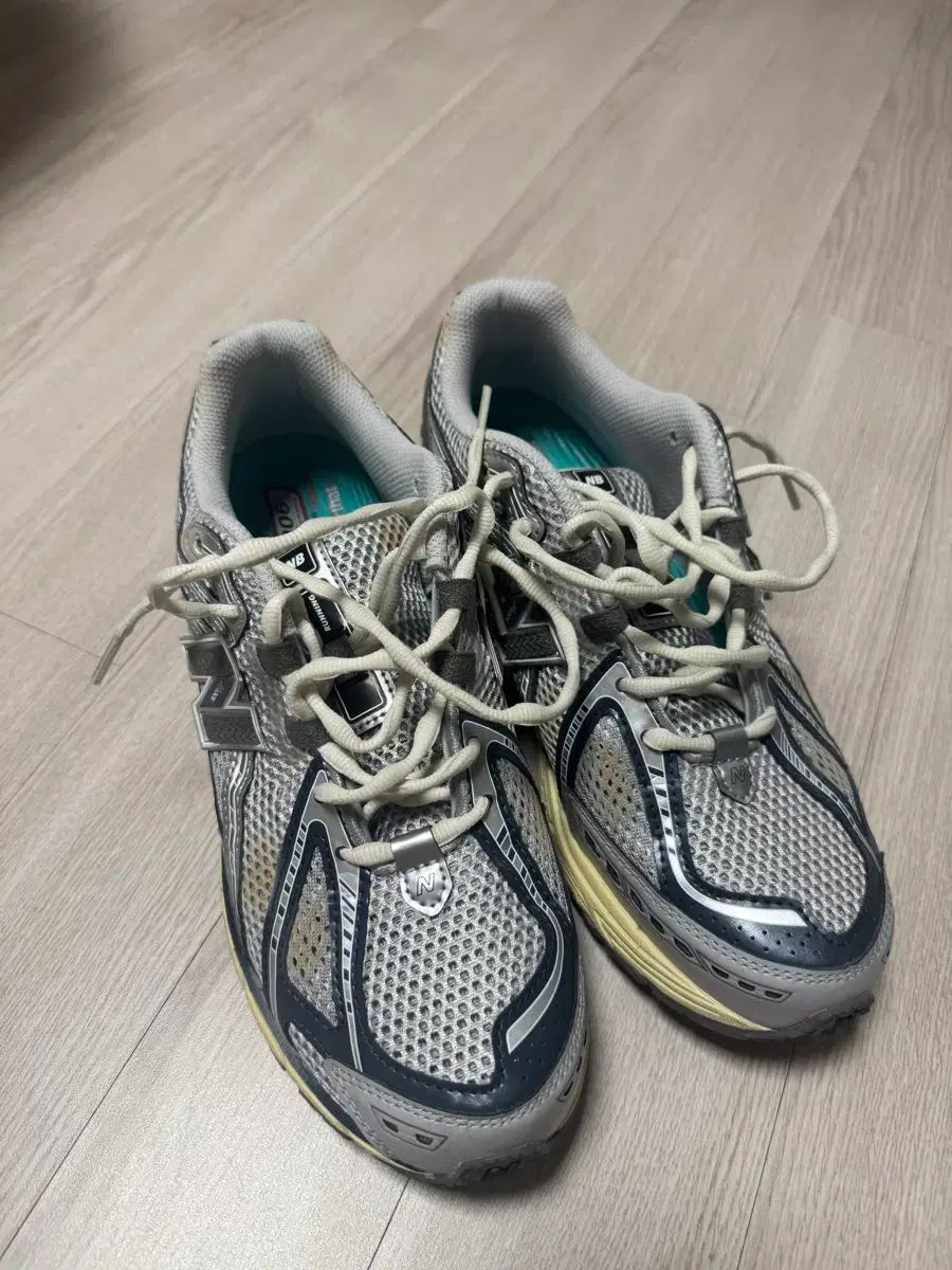 ニュー ンス 1906 ランニングシューズ 270