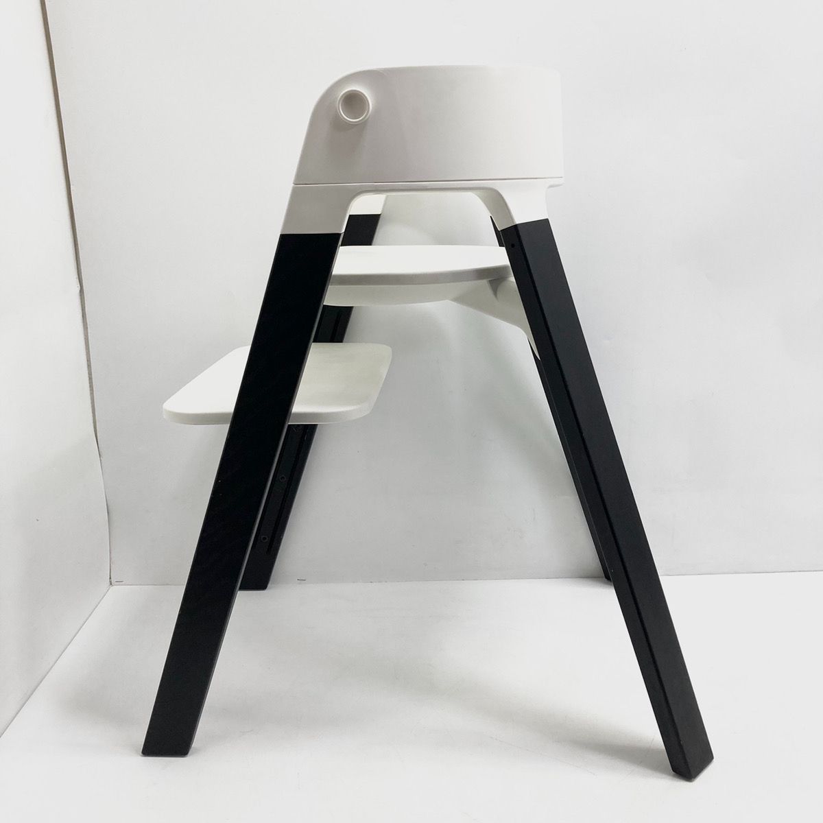 STOKKE ストッケ キッズチェア ステップス ブラック×ホワイト - メルカリ
