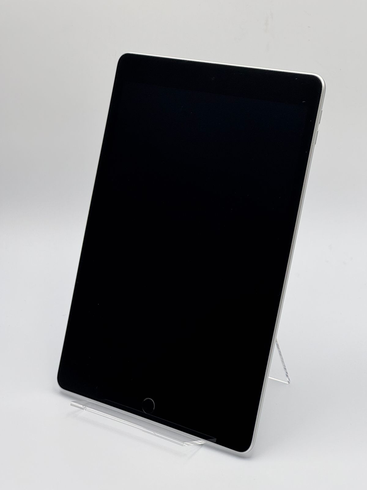 Apple iPad 第9世代 シルバー本体　バッテリー88% 中古B】iPad 第9世代 64GB シルバー Wi-Fi バッテリー【88%】 - メルカリ