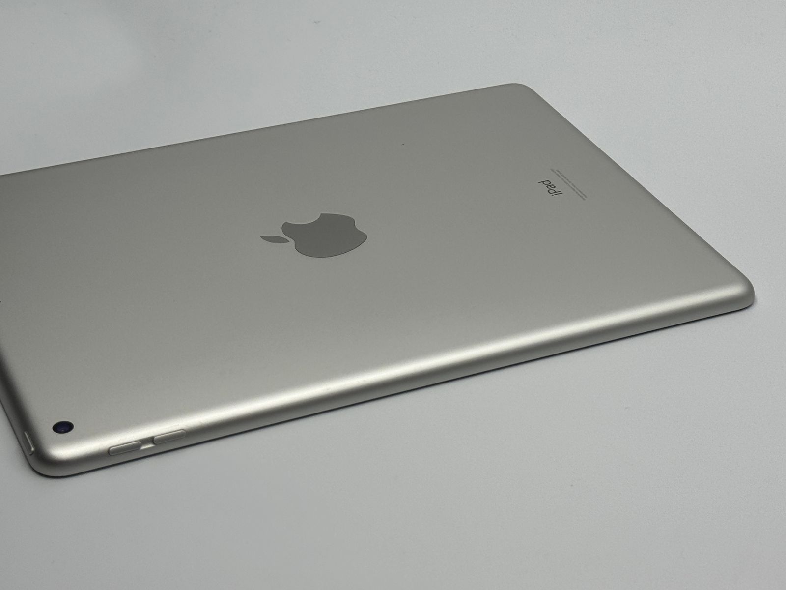 中古B】iPad 第9世代 64GB シルバー Wi-Fi バッテリー【88%】 - メルカリ